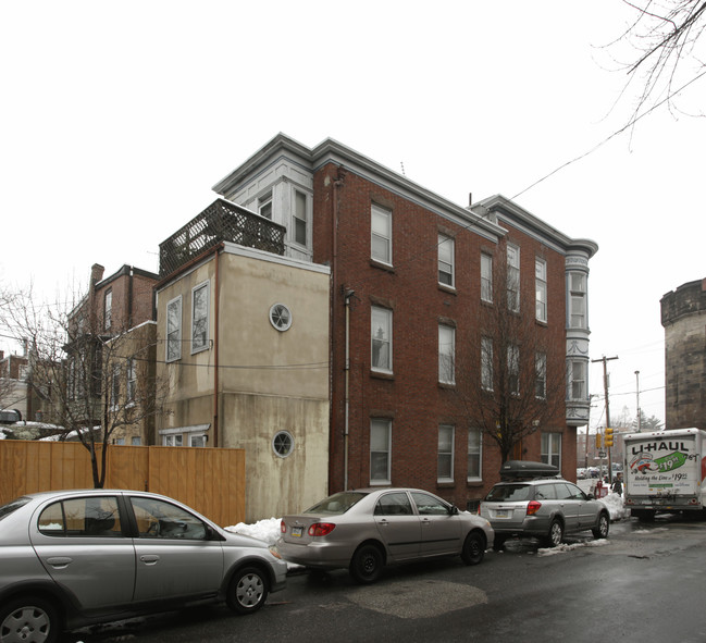 2200 Fairmount Ave in Philadelphia, PA - Building Photo - Building Photo