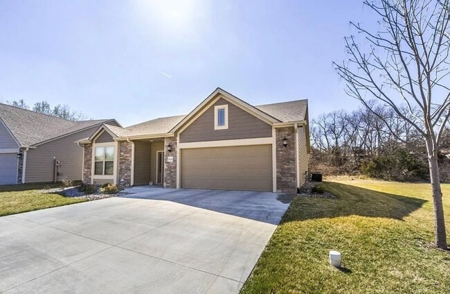 2133 Buckner Dr in Manhattan, KS - Building Photo - Building Photo