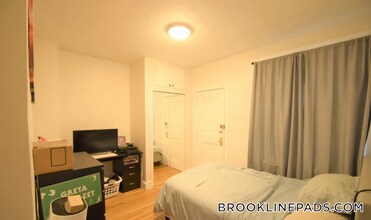 73 Thatcher St in Brookline, MA - Building Photo - Building Photo