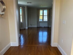 1180 Narragansett Blvd in Cranston, RI - Building Photo - Building Photo