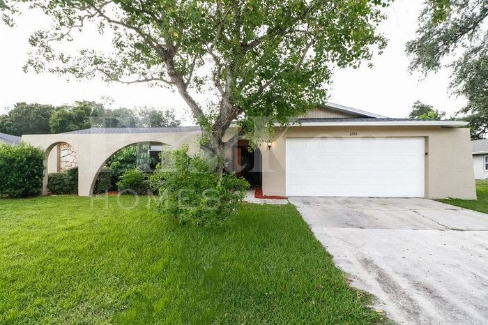 2268 Riverside Dr N in Clearwater, FL - Building Photo