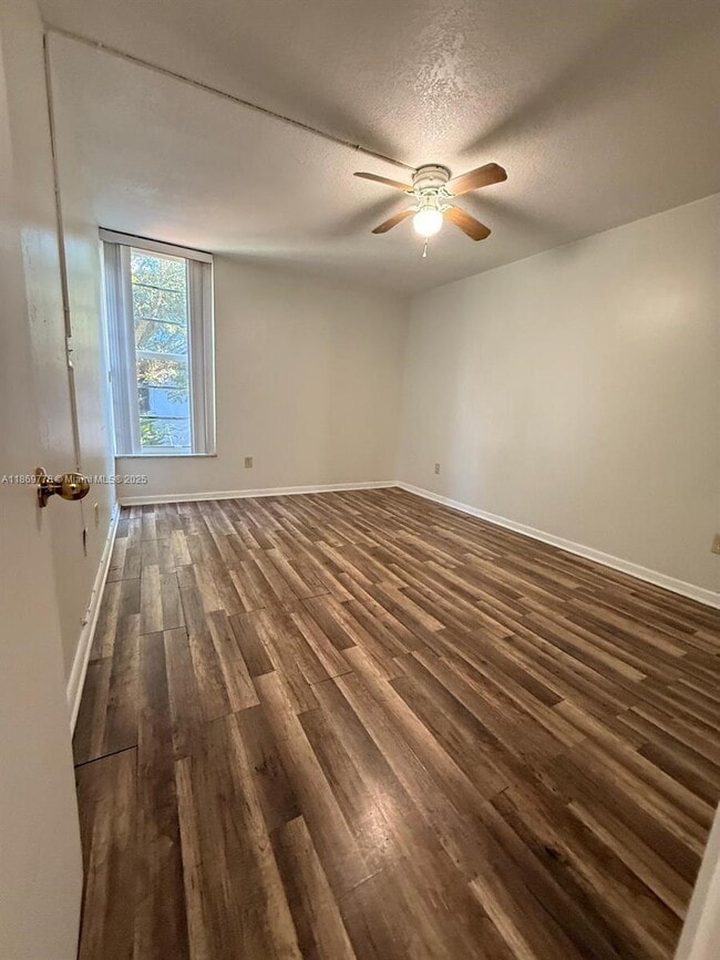 210 Fontainebleau Blvd in Miami, FL - Building Photo - Building Photo