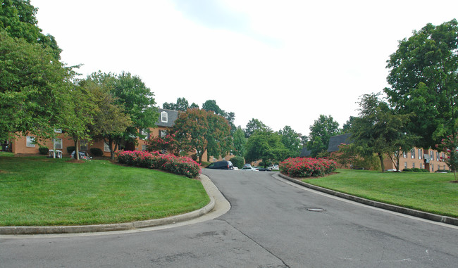 Copper Croft Apartments in Roanoke, VA - Foto de edificio - Building Photo