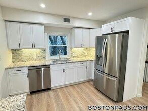 4 Wallingford Rd in Boston, MA - Building Photo - Building Photo