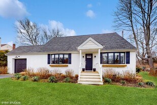 33 Circle Dr in Jamesport, NY - Building Photo