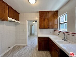 1807 Redondo Blvd in Los Angeles, CA - Building Photo - Building Photo