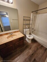 10047 Emerald Creek Dr in Houston, TX - Building Photo - Building Photo