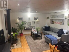 378 Martin St in Milton, ON - Building Photo