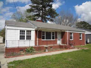 2611 Tryon Dr in Greenville, NC - Foto de edificio - Building Photo