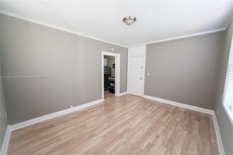 119 Menores Ave, Unit 12 in Coral Gables, FL - Building Photo - Building Photo