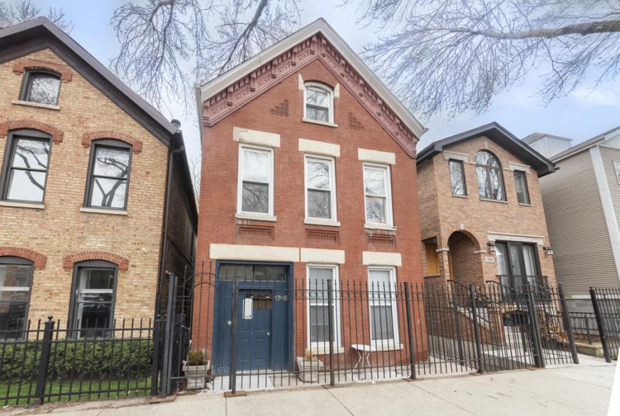 1746 W Crystal St in Chicago, IL - Building Photo