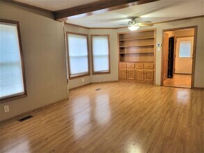 52 N Glenwood Ave in Glenwood, IL - Foto de edificio - Building Photo