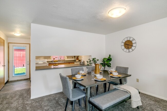 Alder Creek Apartments in Vancouver, WA - Foto de edificio - Building Photo