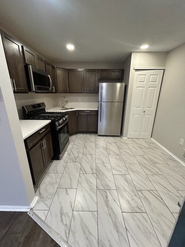 46 Voscek Ct in Trenton, NJ - Building Photo - Building Photo