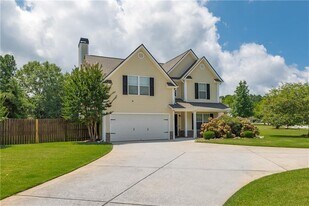 1302 Angie Ct in Loganville, GA - Building Photo