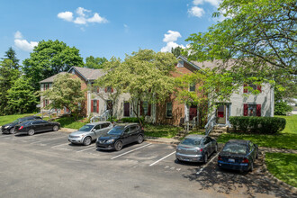 756 Crofton Cir in Reynoldsburg, OH - Foto de edificio - Building Photo