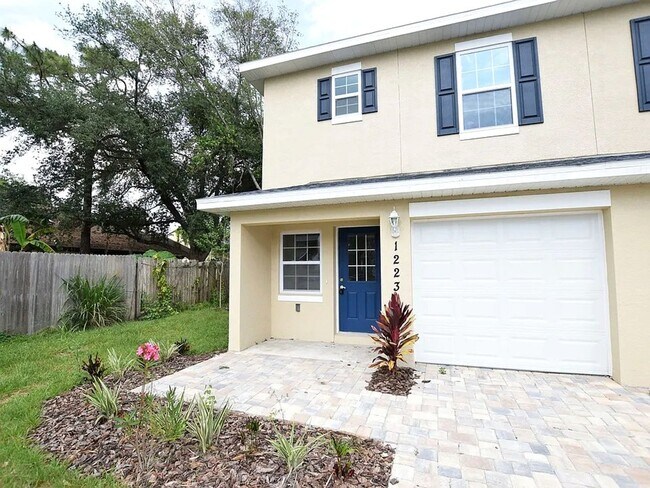 property at 12231 Fox Hound Ln