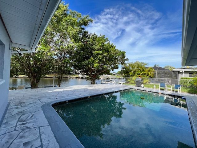 property at 1518 SE 32nd St