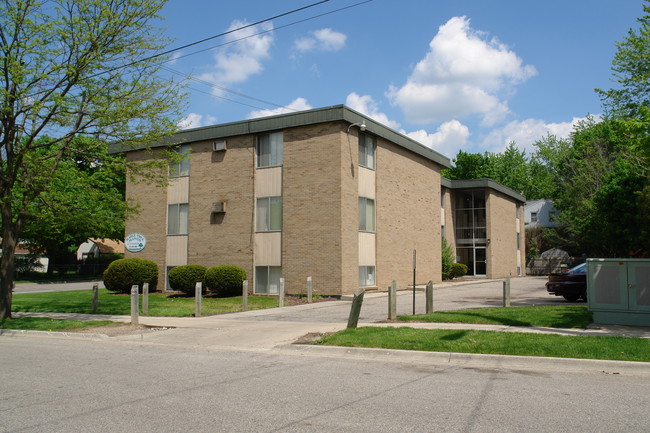 Maple Tree Apartments in Lansing, MI - Building Photo - Building Photo