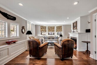 75 Green Hill Rd in Washington, CT - Foto de edificio - Building Photo