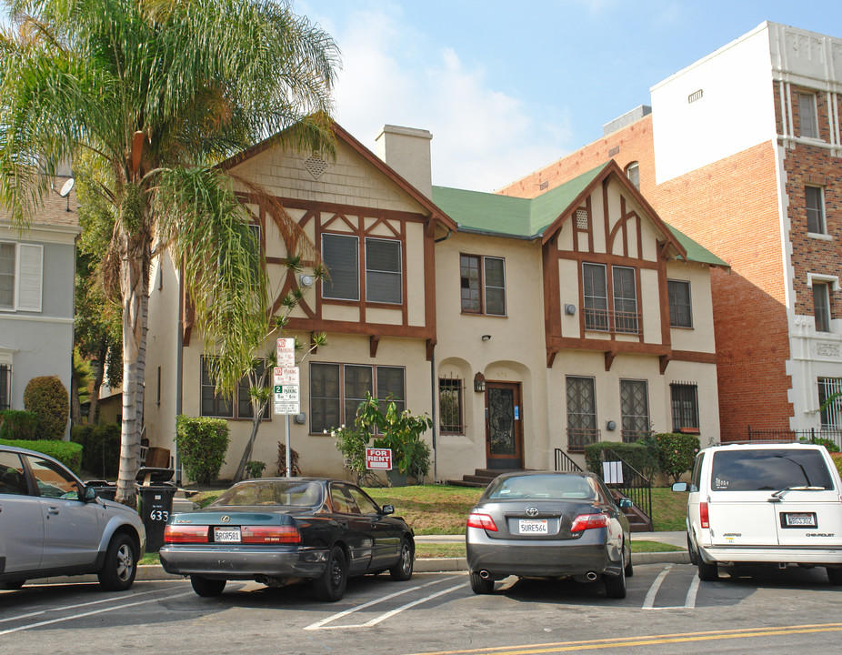 625 S Dunsmuir Ave in Los Angeles, CA - Foto de edificio