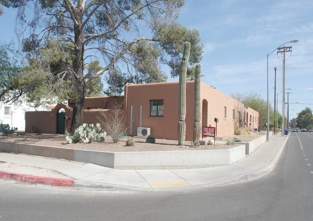 Sam Hughes 6 Plex in Tucson, AZ - Building Photo