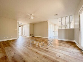 2216 S Clover Dr in Fayetteville, AR - Building Photo - Building Photo