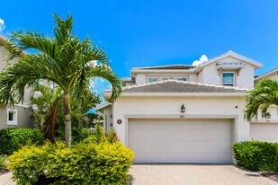 4721 Arboretum Cir in Naples, FL - Building Photo