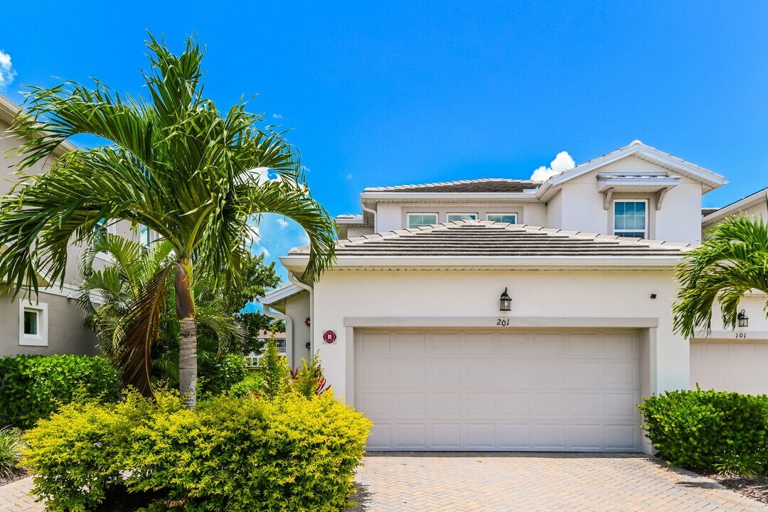 4721 Arboretum Cir in Naples, FL - Building Photo