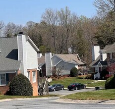 2032 Hearthwood Ct in Greensboro, NC - Building Photo - Building Photo