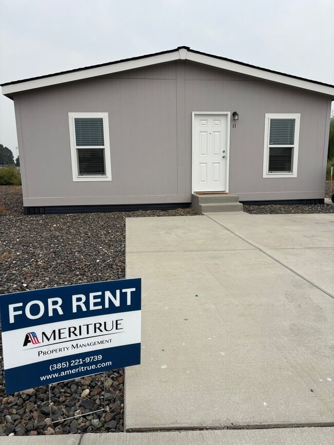 property at 2681 E Edison Ave