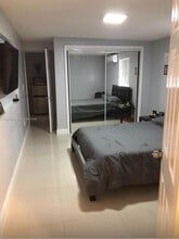 411 W 31st Pl in Hialeah, FL - Building Photo - Building Photo