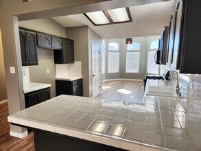 8608 Hoodsport Ave in Bakersfield, CA - Building Photo - Building Photo