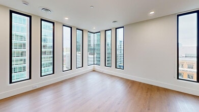 Residences at 111 in Grand Rapids, MI - Foto de edificio - Building Photo