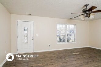 375 Clover Cove Dr in Shepherdsville, KY - Foto de edificio - Building Photo