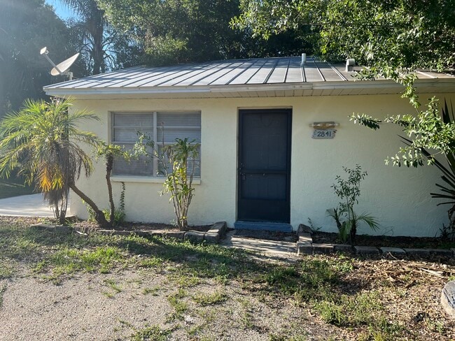 2841 N 2nd St, Unit 2841 in North Fort Myers, FL - Building Photo - Building Photo