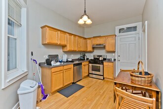 3350 N Sheffield Ave, Unit #  01 in Chicago, IL - Building Photo - Building Photo