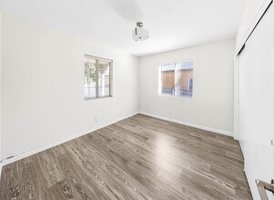 10225 Fernglen Ave in Tujunga, CA - Building Photo - Building Photo