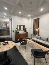 2280 N Clybourn Ave in Chicago, IL - Building Photo - Building Photo