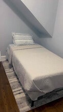 2835 N Newcastle Ave-Unit -#2 in Chicago, IL - Building Photo - Building Photo