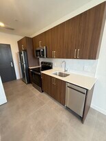 1849 Madison St, Unit B8 in Hollywood, FL - Building Photo