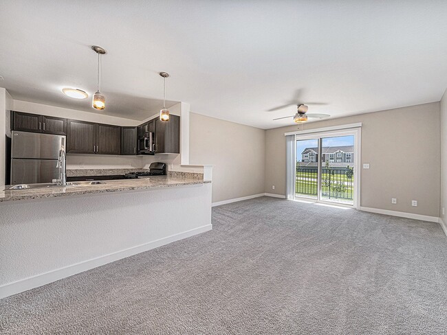 Andover Pointe Apartment Homes in Omaha, NE - Foto de edificio - Building Photo