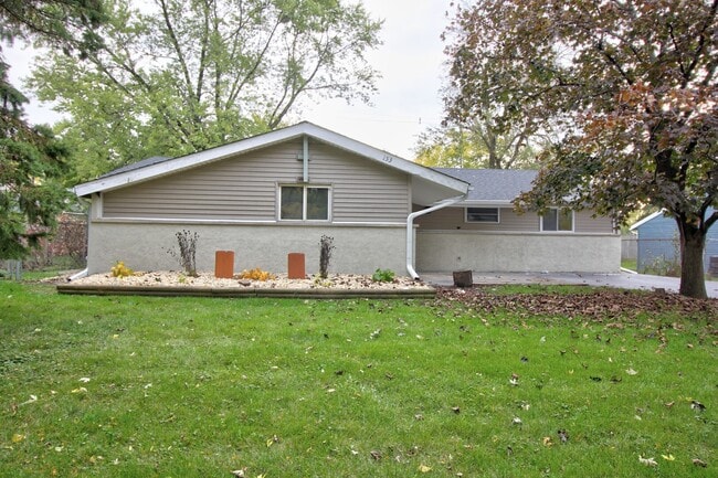 property at 153 W Briarcliff Rd