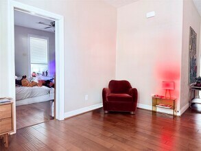 4919 Walker St in Houston, TX - Building Photo - Building Photo