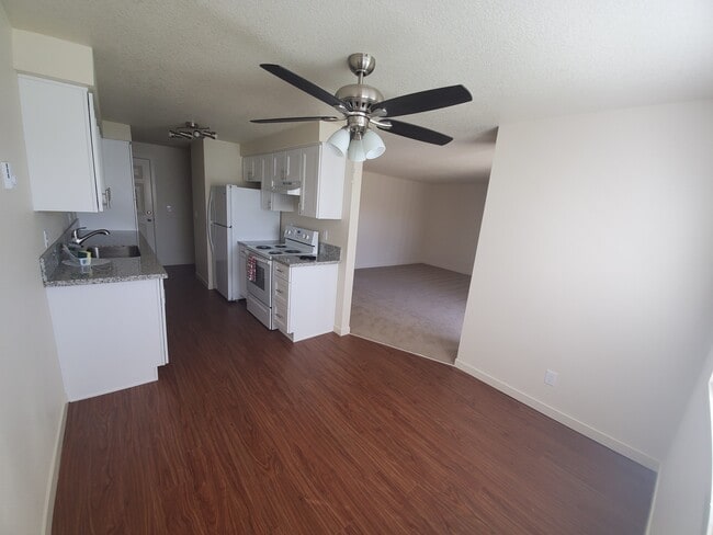 Greenwood Park Apartments in Salem, OR - Building Photo - Building Photo