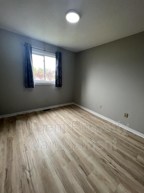 1241 Huntington Cir in Peterborough, ON - Building Photo - Building Photo