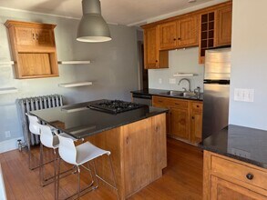 106 Rockland St in Swampscott, MA - Foto de edificio - Building Photo