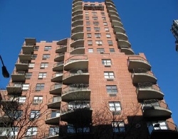 245 E 84th St in New York, NY - Building Photo