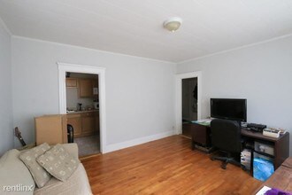 5 Sherborn Ct-Unit -Apt 6 in Medford, MA - Building Photo - Building Photo