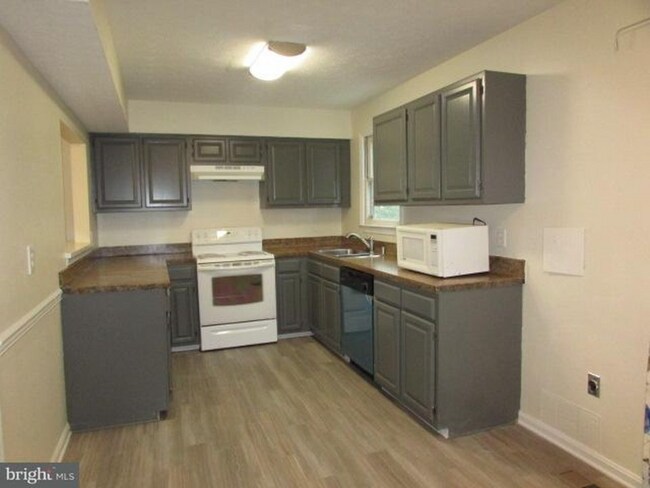 7242 Morrison Dr in Greenbelt, MD - Building Photo - Building Photo